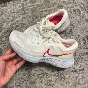 Nike Invincible Women’s Size 9 Shoes